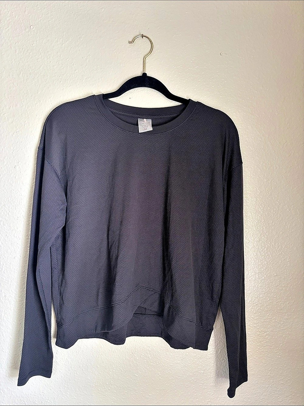 ALALA Long Sleeve Athletic Top in Black Size Medium